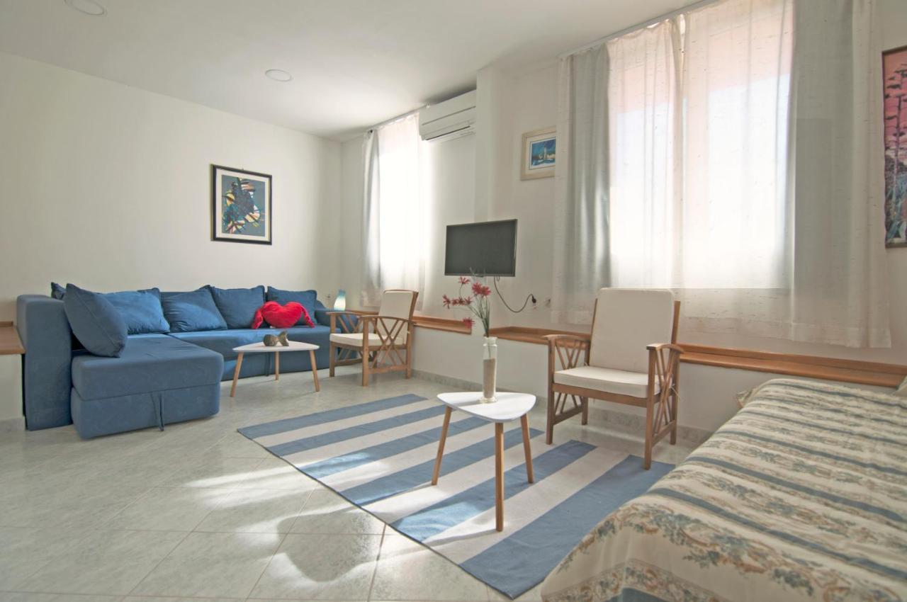 Poolside Paradise - A Hidden Gem In Split Apartment