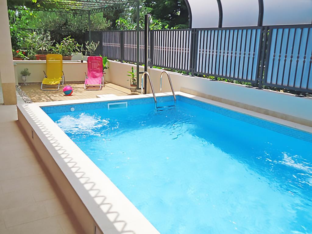 Poolside Paradise - A Hidden Gem In Split Apartment Split