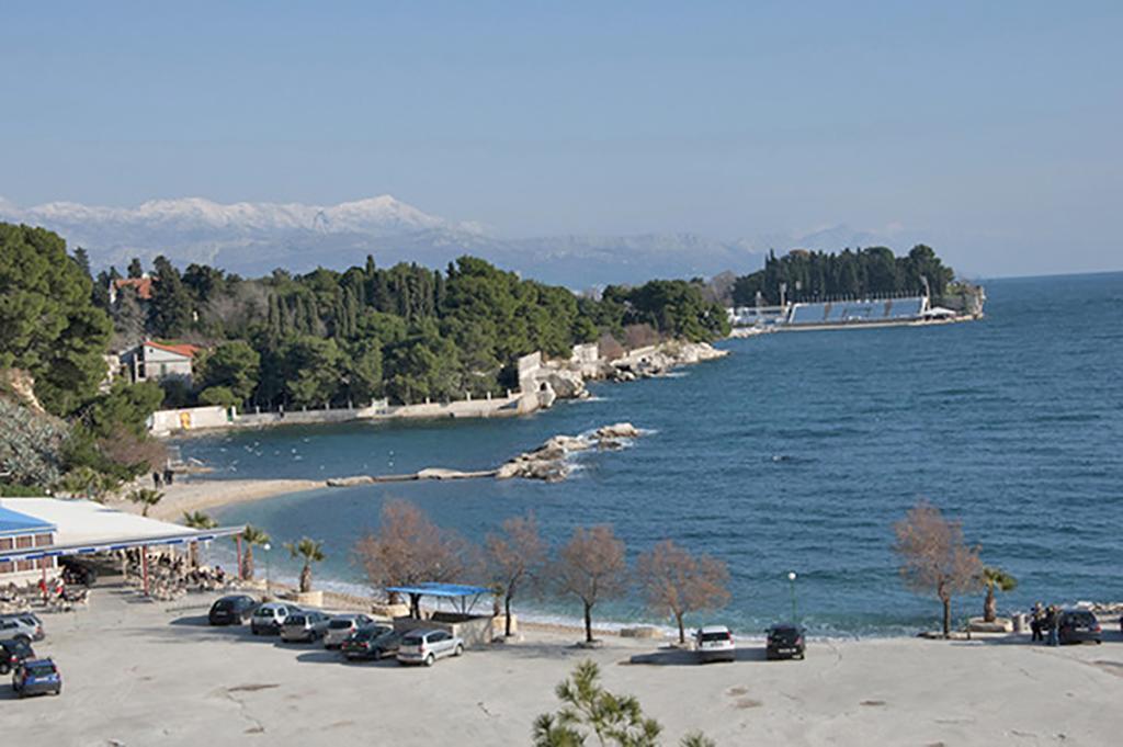 Apartment Poolside Paradise - A Hidden Gem In Split