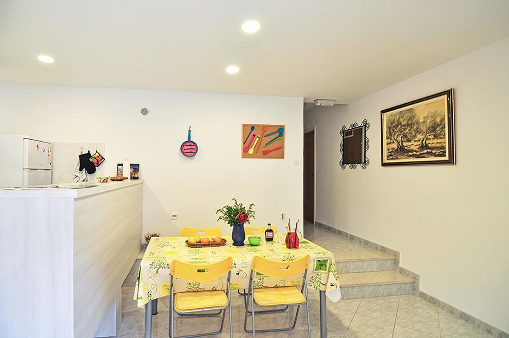 Poolside Paradise - A Hidden Gem In Split Apartment Split