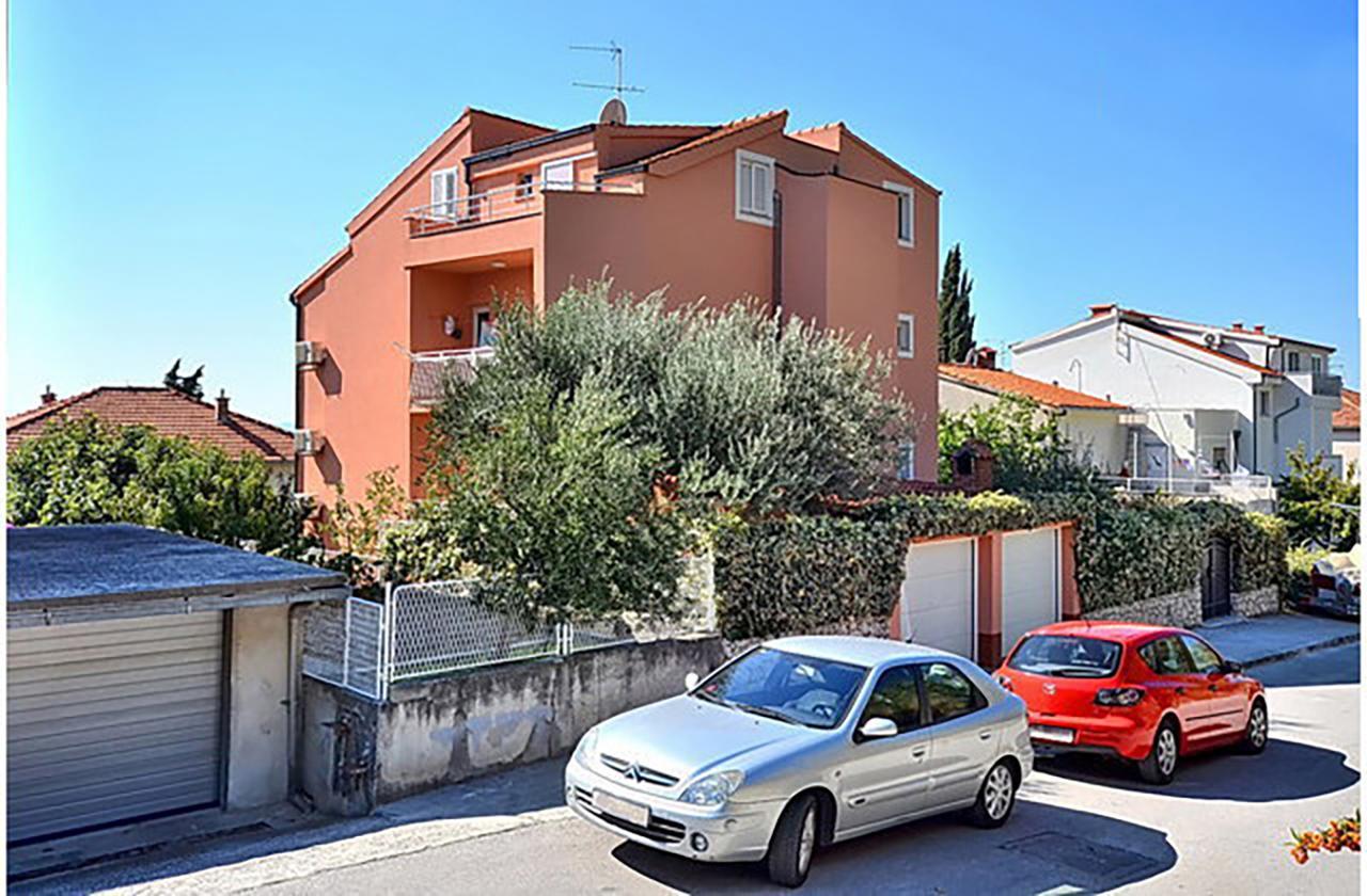 Poolside Paradise - A Hidden Gem In Split Apartment