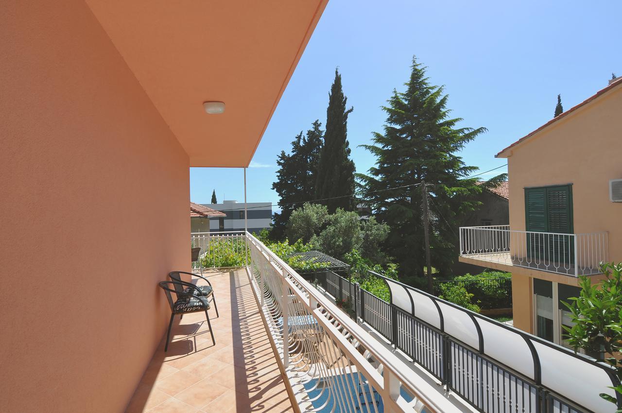 Poolside Paradise - A Hidden Gem In Split Apartment Split