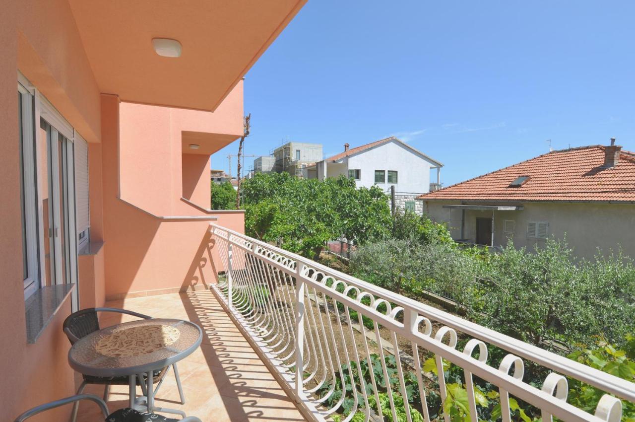 Poolside Paradise - A Hidden Gem In Split Apartment Split