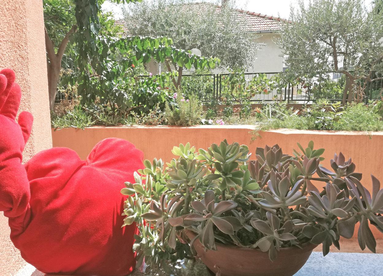 Apartment Poolside Paradise - A Hidden Gem In Split *