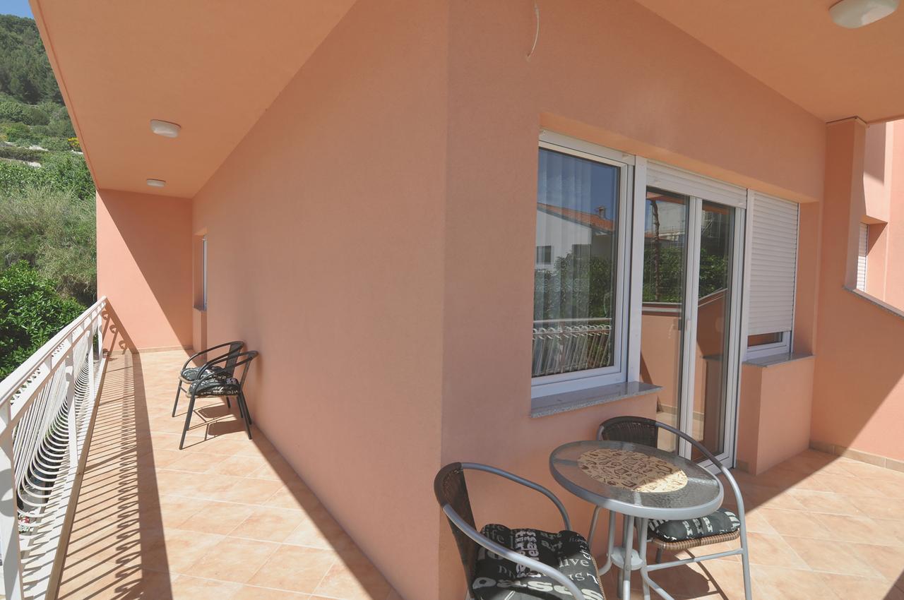 Poolside Paradise - A Hidden Gem In Split Apartment Split