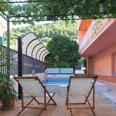 Poolside Paradise - A Hidden Gem In Split Exterior photo