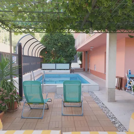 Poolside Paradise - A Hidden Gem In Split Exterior photo