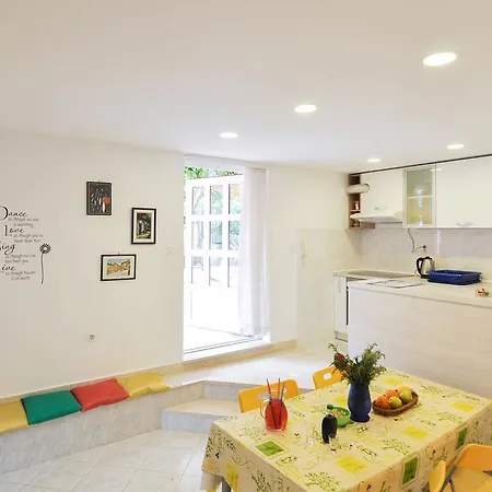 Poolside Paradise - A Hidden Gem In Split Exterior photo